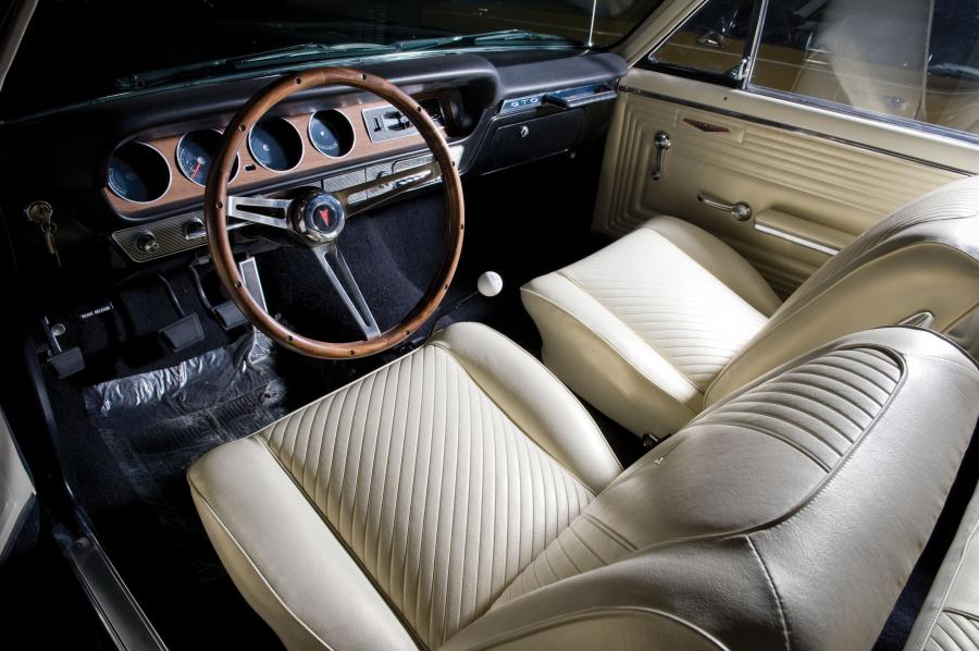  Pontiac GTO Convertible 1965 года  (фото 21 из 44)